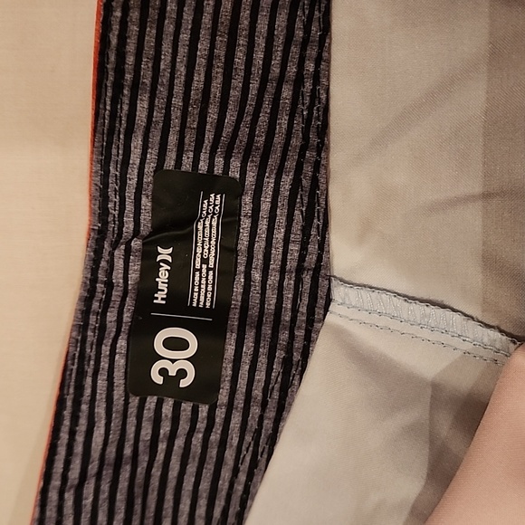 Lot of three! Like new! O'NEIL, Volcom and Hurley Mens board shorts - Picture 2 of 5